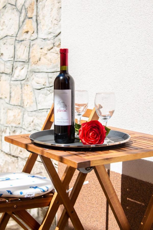Studio Apartman Mirela Kastel Stafilic Kastela Exterior photo